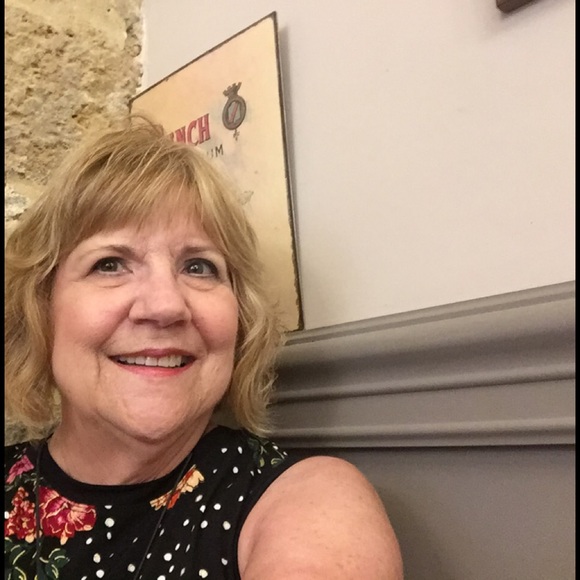 Meet your Posher, Anita - Picture 1 of 1